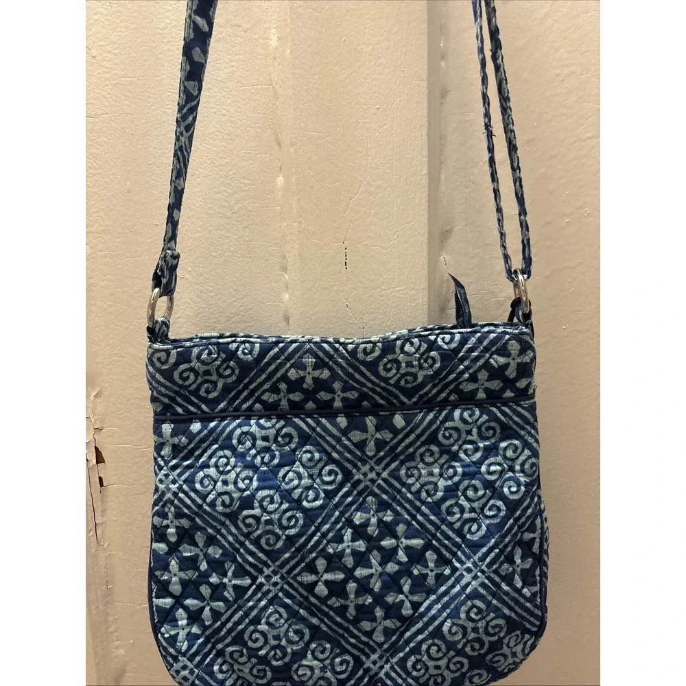 Vera Bradley Navy Blue Patterned Purse‎ 11 X 11